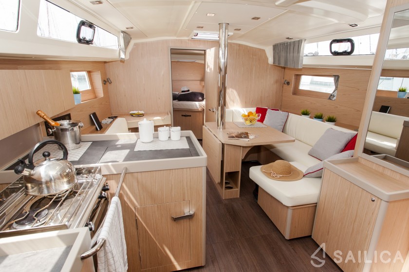 Oceanis 41.1 - Yacht Charter Sailica
