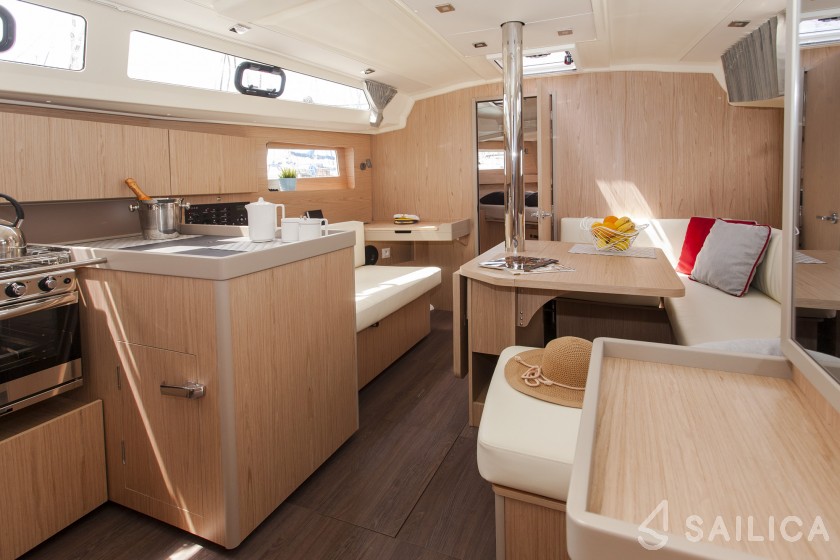 Oceanis 41.1 - Yacht Charter Sailica