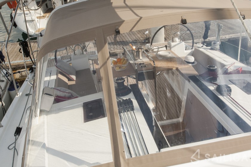Oceanis 41.1 - Yacht Charter Sailica