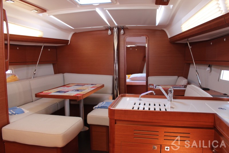 Dufour 412 GL - Yacht Charter Sailica