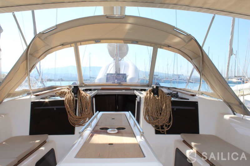 Dufour 412 GL - Yacht Charter Sailica