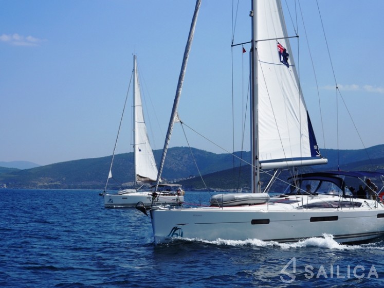 Jeanneau 53 - Yacht Charter Sailica