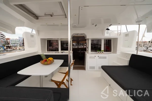 Lagoon 450  Flybridge - Yacht Charter Sailica