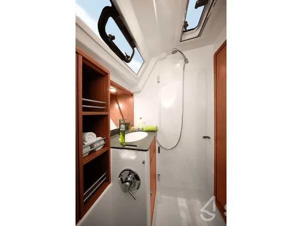 Bavaria 41 Cruiser - Yacht Charter Sailica