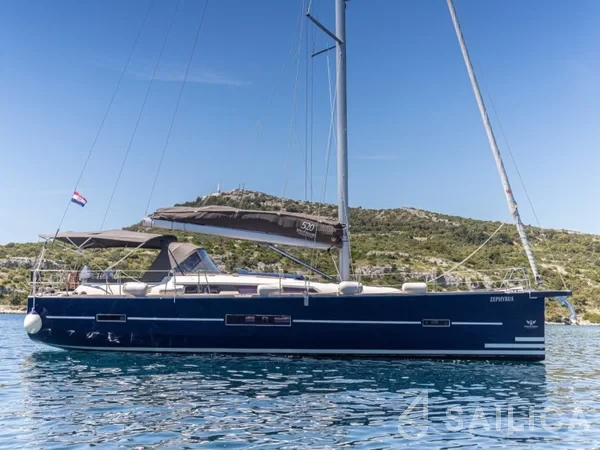 Dufour 520 GL - Yacht Charter Sailica