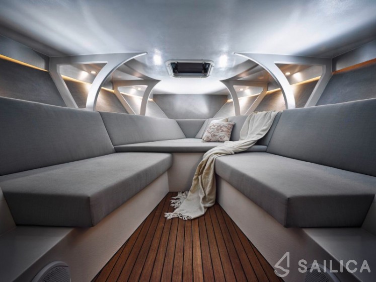 Frauscher 1017 GT - Yacht Charter Sailica