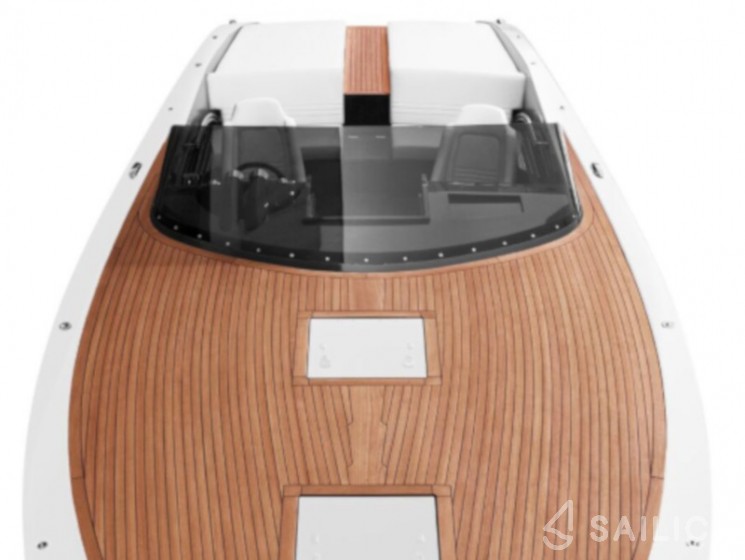 Frauscher 1017 GT - Yacht Charter Sailica