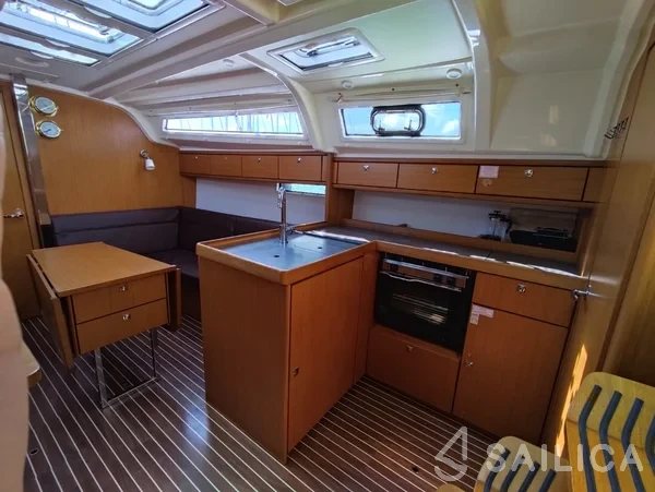 Bavaria 37 Cruiser - Yacht Charter Sailica