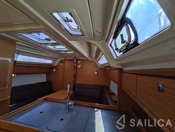 Bavaria 37 Cruiser - Yacht Charter Sailica