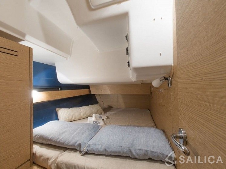 Dufour 460 GL - Yacht Charter Sailica