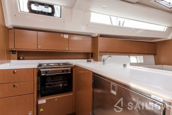 Bavaria C45 - Yacht Charter Sailica