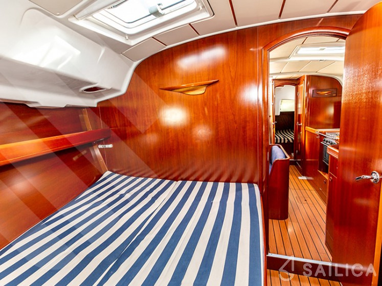 Oceanis 41.1 - Yacht Charter Sailica