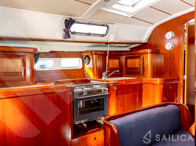Oceanis 41.1 - Yacht Charter Sailica