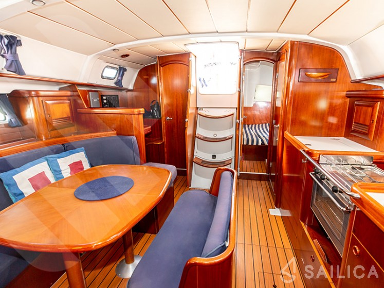 Oceanis 41.1 - Yacht Charter Sailica