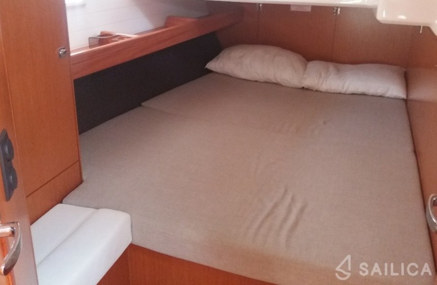 Bavaria Cruiser 46 - 4 cab. - Yacht Charter Sailica
