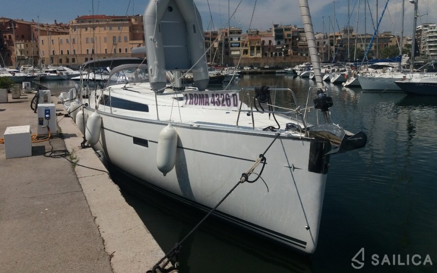 Bavaria Cruiser 46 - 4 cab. - Yacht Charter Sailica