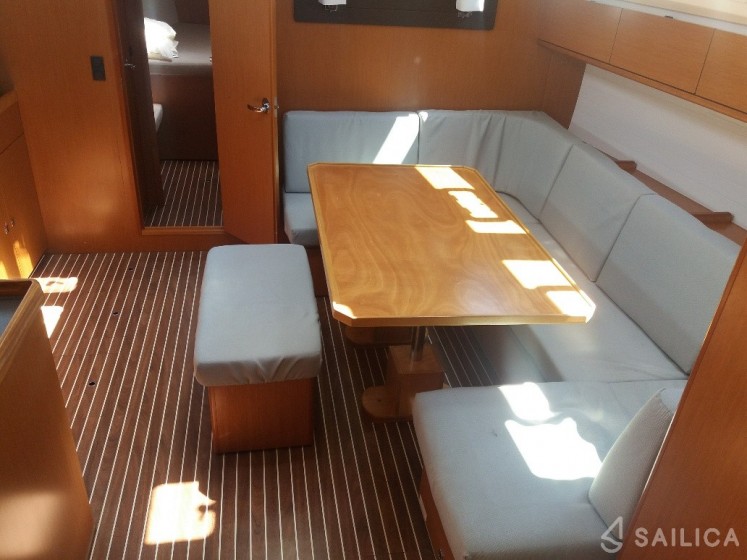Bavaria Cruiser 46 - 4 cab. - Yacht Charter Sailica