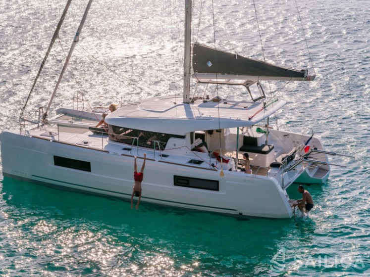 Lagoon 40 - Yacht Charter Sailica
