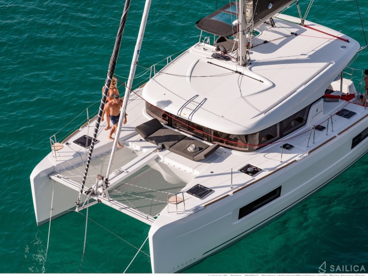 Lagoon 40 - Yacht Charter Sailica