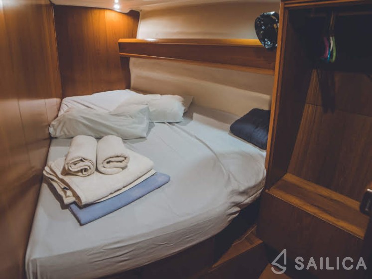 Sun Odyssey 49i - Yacht Charter Sailica