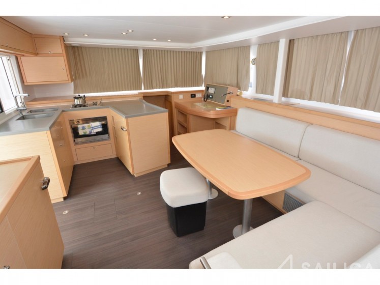 Lagoon 450 F - 4 + 2 cab. - Yacht Charter Sailica
