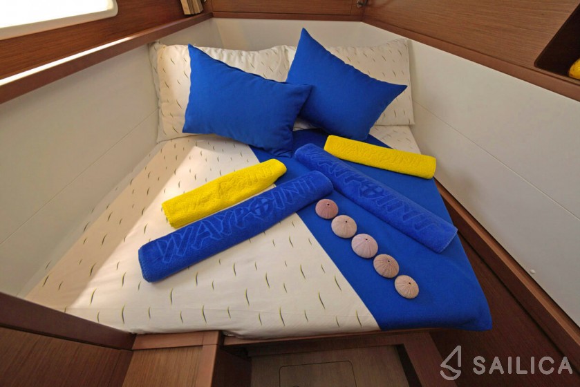 Lagoon 450  Flybridge - Yacht Charter Sailica