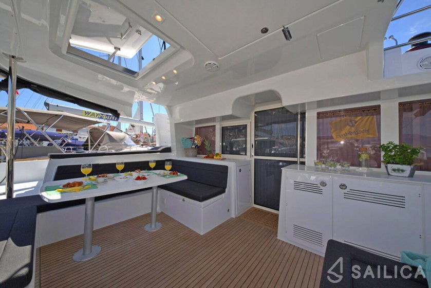 Lagoon 450  Flybridge - Yacht Charter Sailica
