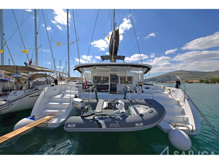 Lagoon 450  Flybridge - Yacht Charter Sailica