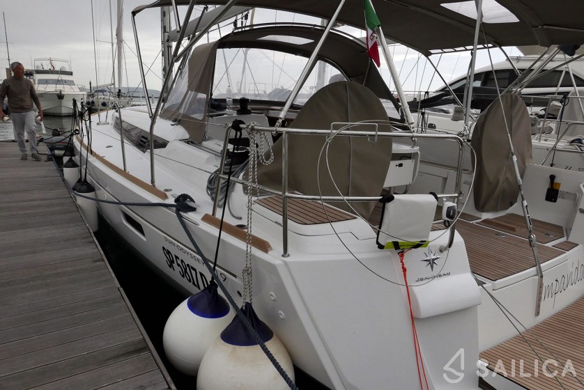 Sun Odyssey 519 - Yacht Charter Sailica