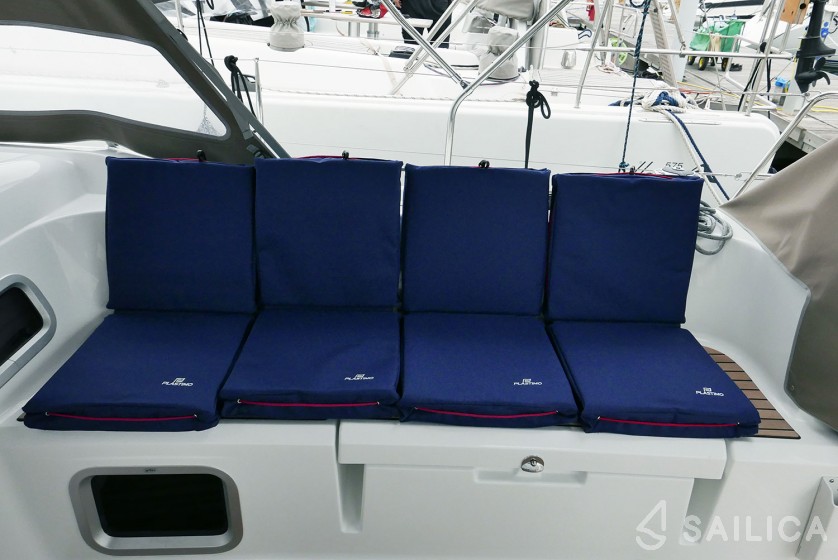Sun Odyssey 519 - Yacht Charter Sailica