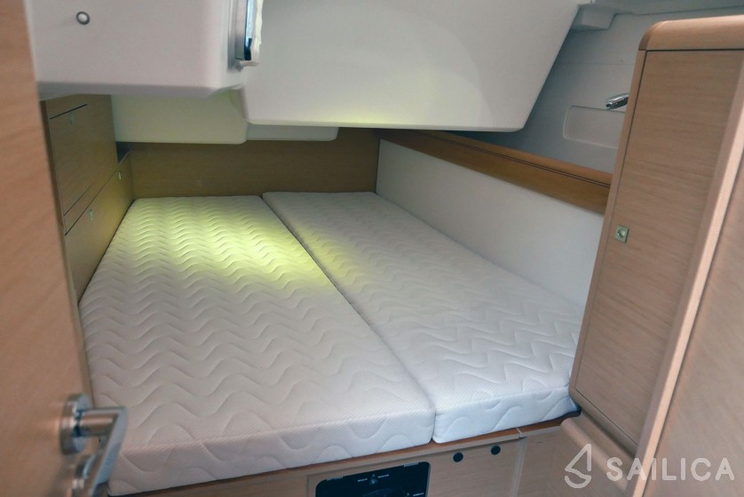 Sun Odyssey 519 - Yacht Charter Sailica