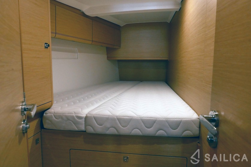 Sun Odyssey 519 - Yacht Charter Sailica