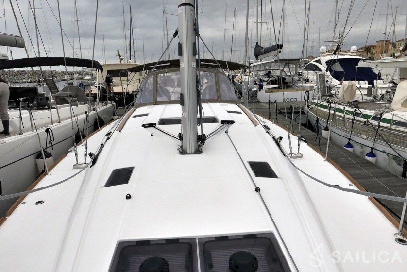 Sun Odyssey 519 - Yacht Charter Sailica