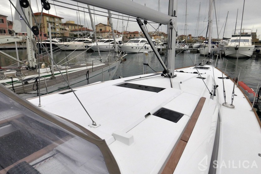 Sun Odyssey 519 - Yacht Charter Sailica