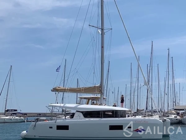 Lagoon 42 - Yacht Charter Sailica