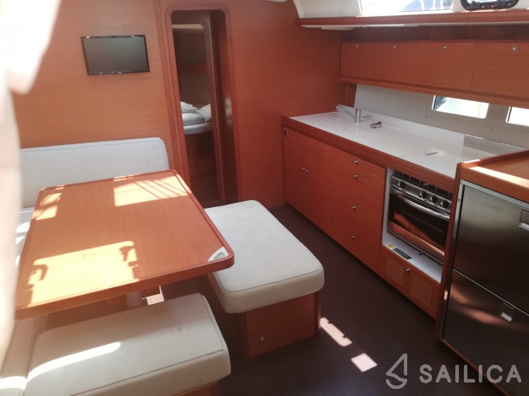 Dufour 460 GL - Yacht Charter Sailica