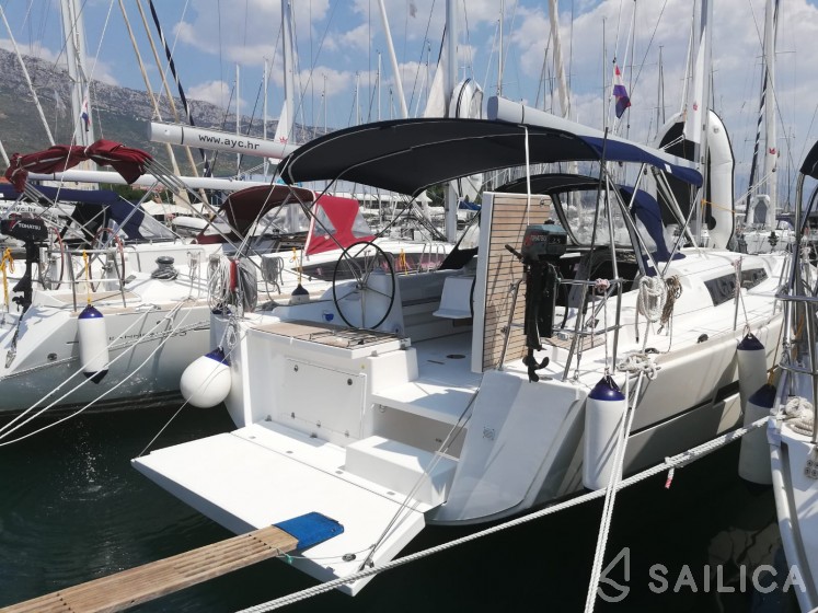 Dufour 460 GL - Yacht Charter Sailica