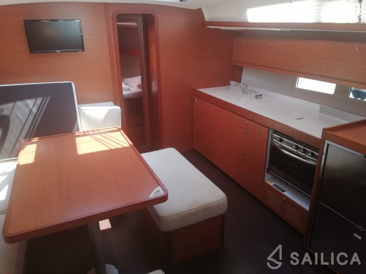 Dufour 460 GL - Yacht Charter Sailica