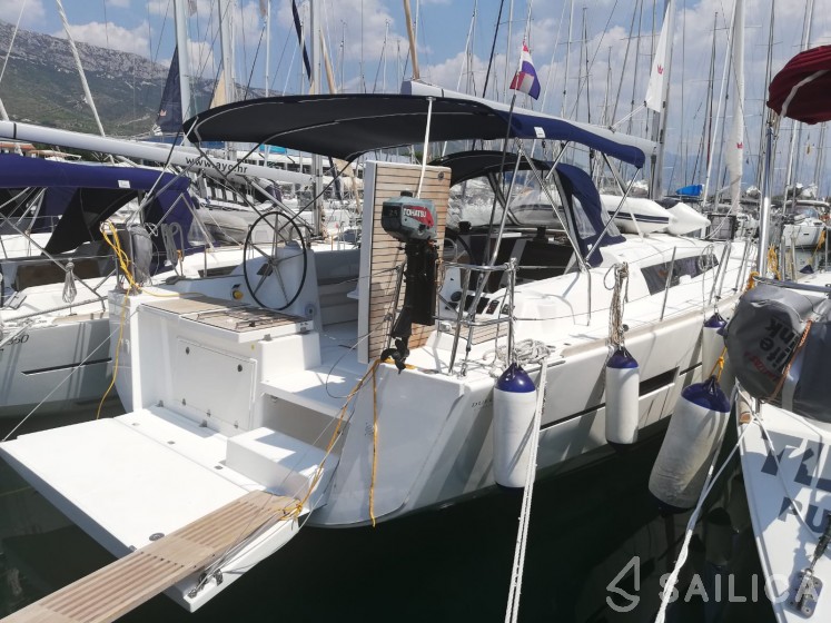 Dufour 460 GL - Yacht Charter Sailica