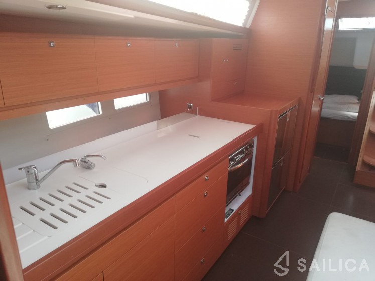 Dufour 460 GL - Yacht Charter Sailica