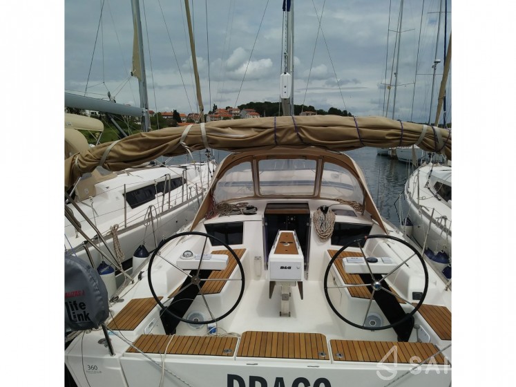 Dufour 360 GL - Yacht Charter Sailica