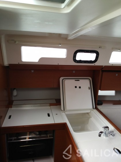 Dufour 360 GL - Yacht Charter Sailica