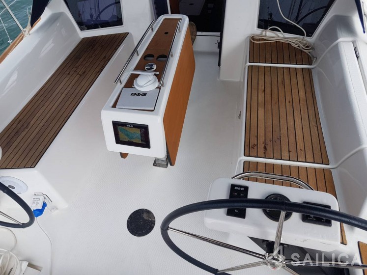 Dufour 360 GL - Yacht Charter Sailica