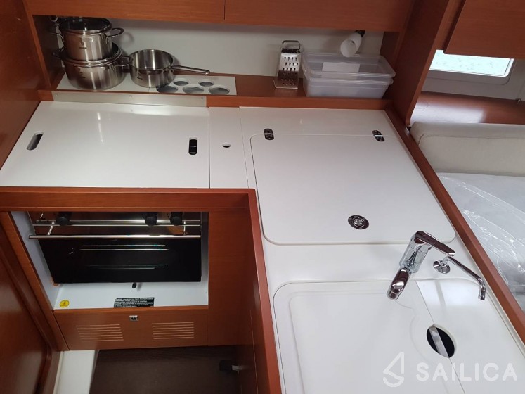 Dufour 360 GL - Yacht Charter Sailica