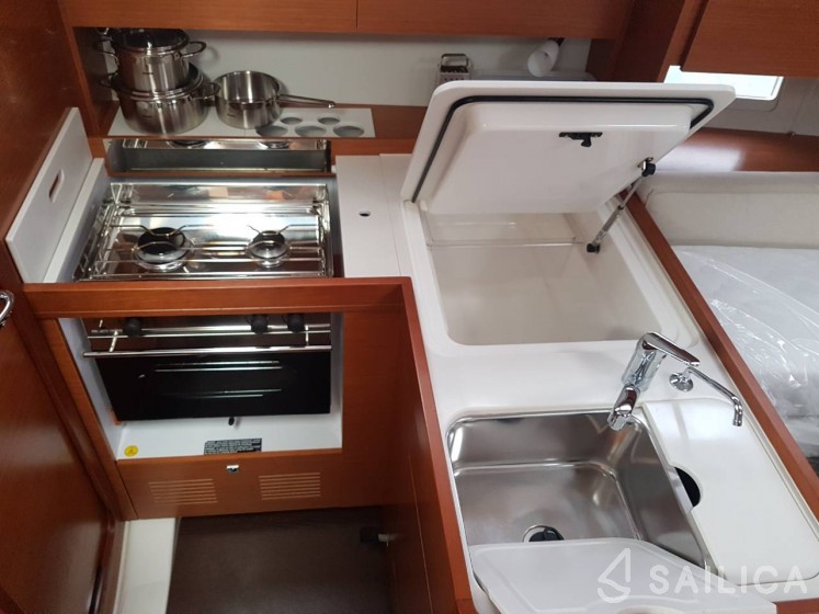 Dufour 360 GL - Yacht Charter Sailica
