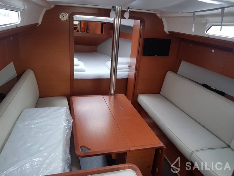 Dufour 360 GL - Yacht Charter Sailica