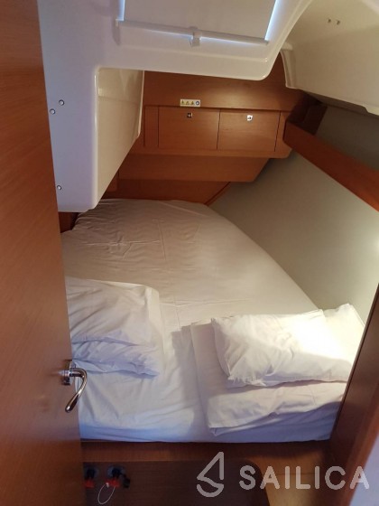 Dufour 360 GL - Yacht Charter Sailica