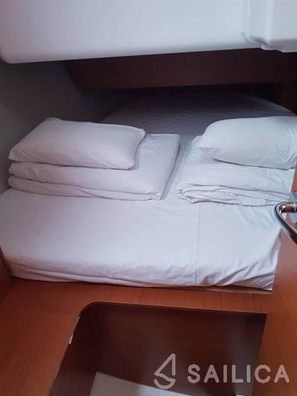 Dufour 360 GL - Yacht Charter Sailica
