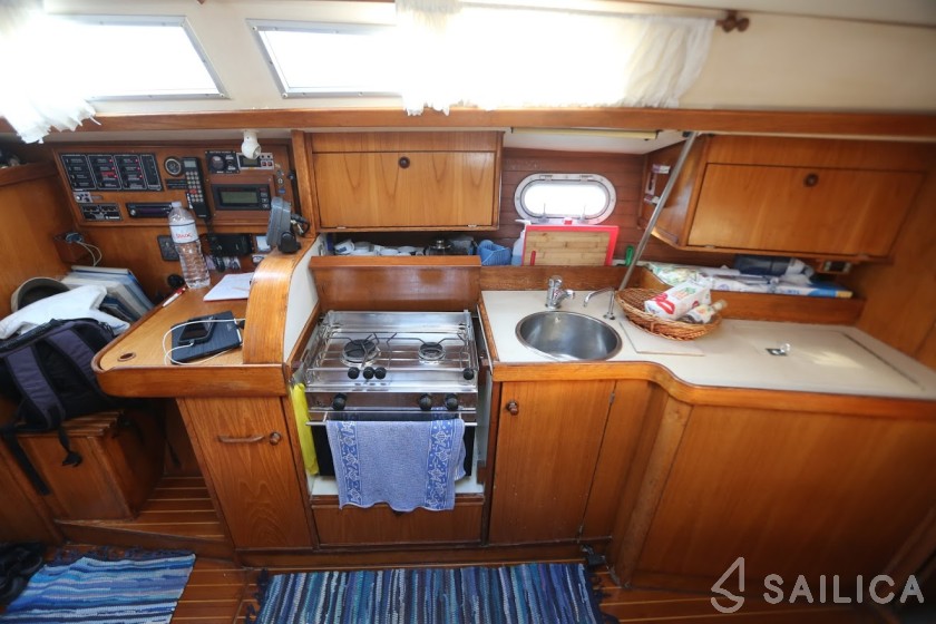 Sun Odyssey 33 - Yacht Charter Sailica