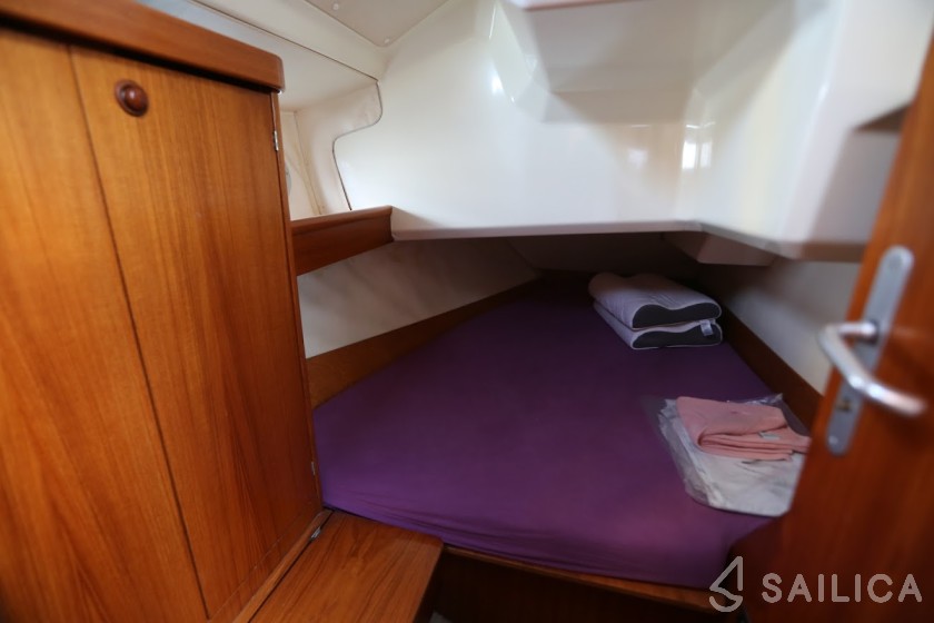 Sun Odyssey 33 - Yacht Charter Sailica